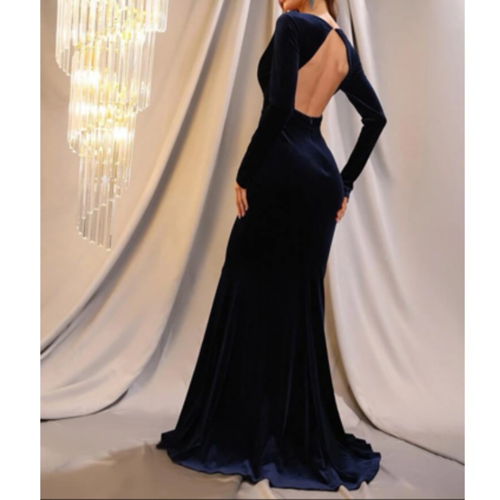 Luxe plunging V neckline slit thigh long sleeve party velvet dress - Picture 2 of 12